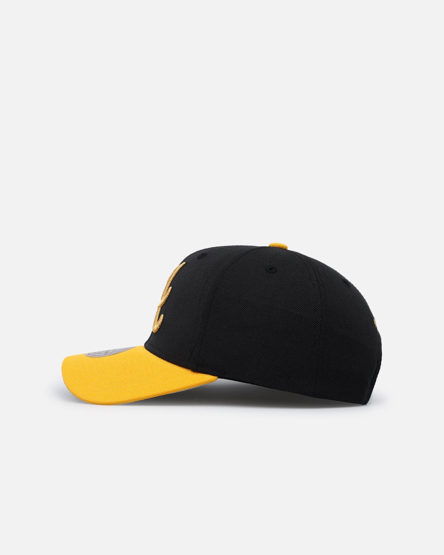 Mitchell & Ness Atlanta Braves "Enter The Dragon" Pro Crown Snapback Black/Ochre