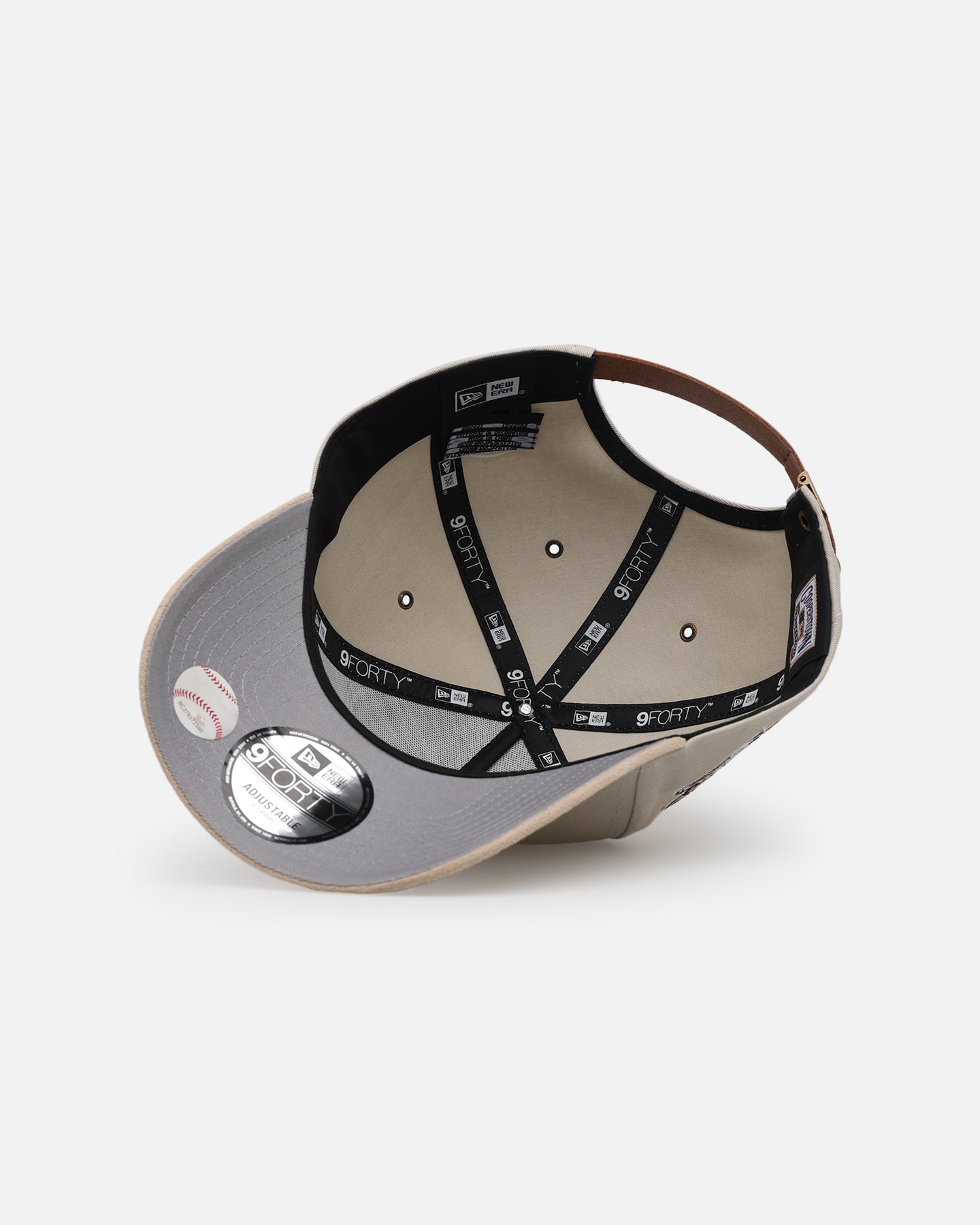 New Era New York Yankees 'Cream Suede' 9FORTY A-Frame Strapback Stone/Oatmilk