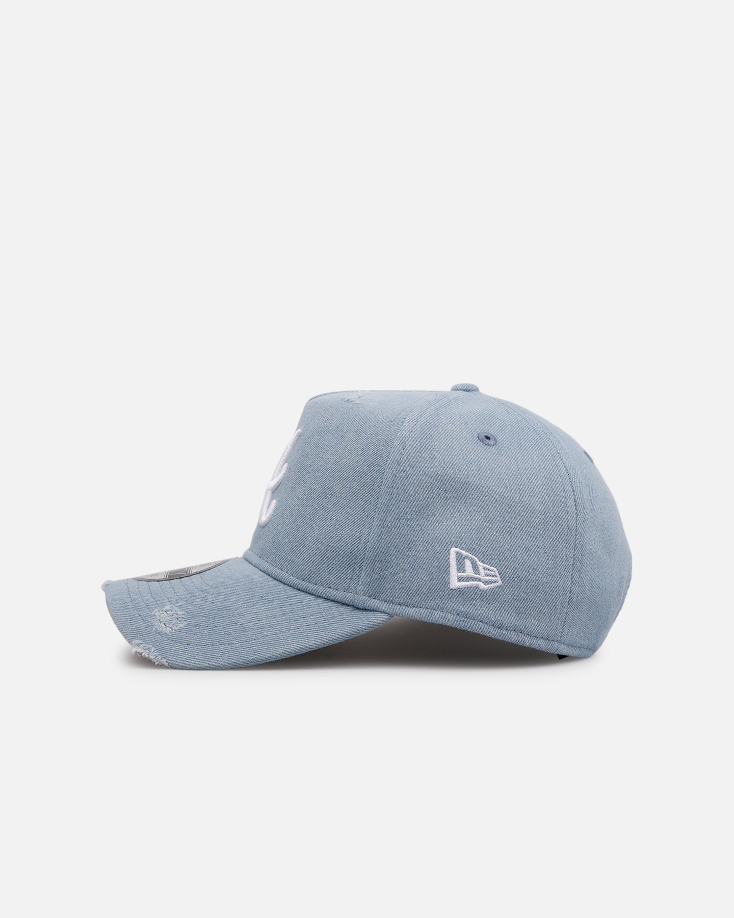New Era Atlanta Braves 'Distressed Denim' 9FORTY A-Frame Snapback Light Wash Denim