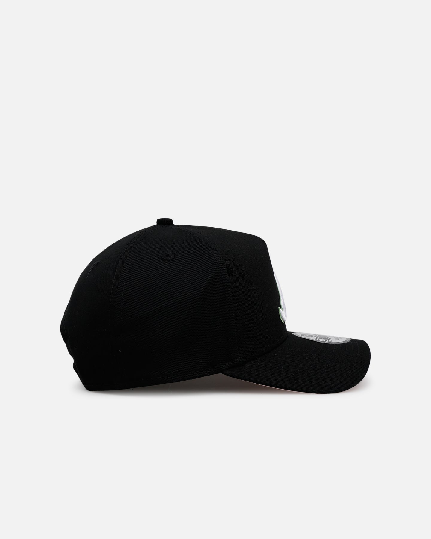New Era Atlanta Braves 'Satin Flower' 9FORTY A-Frame Snapback Black/Pink