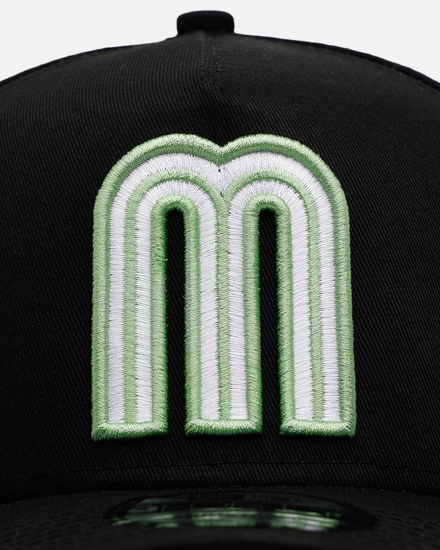 New Era Mexico National Baseball Team 'Satin Flower' 9FORTY A-Frame Snapback Black/Pink