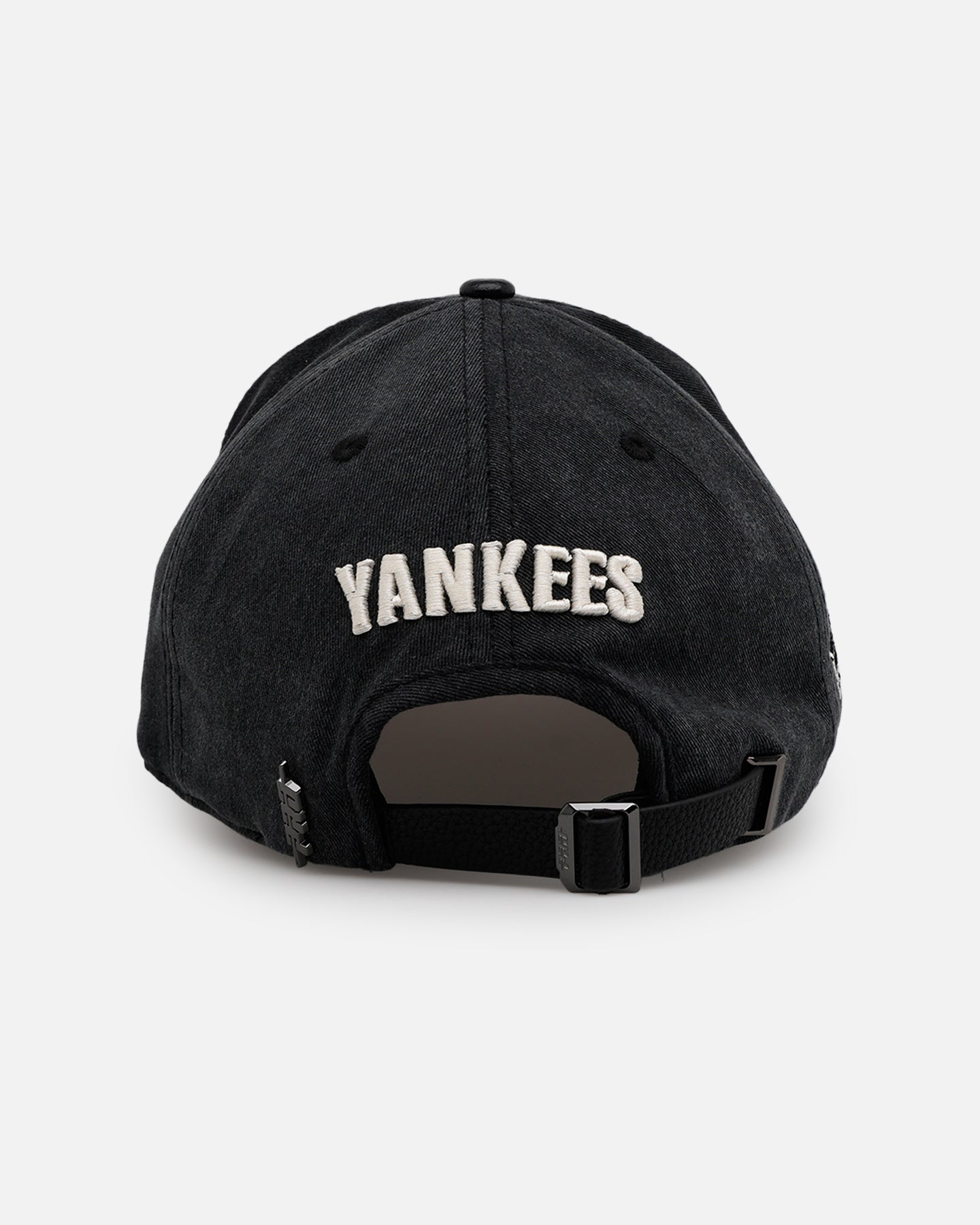 Pro Standard New York Yankees 'Yankees Raffia Applique' Strapback Black Acidwash