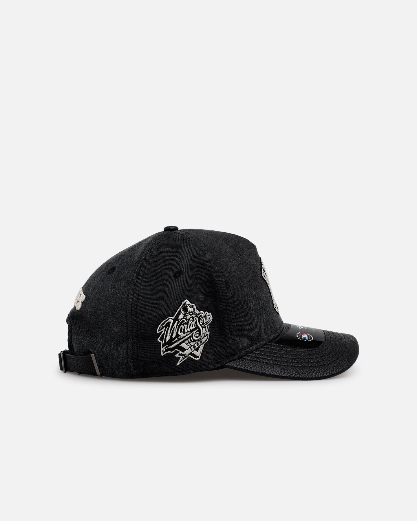 Pro Standard New York Yankees 'Yankees Raffia Applique' Strapback Black Acidwash