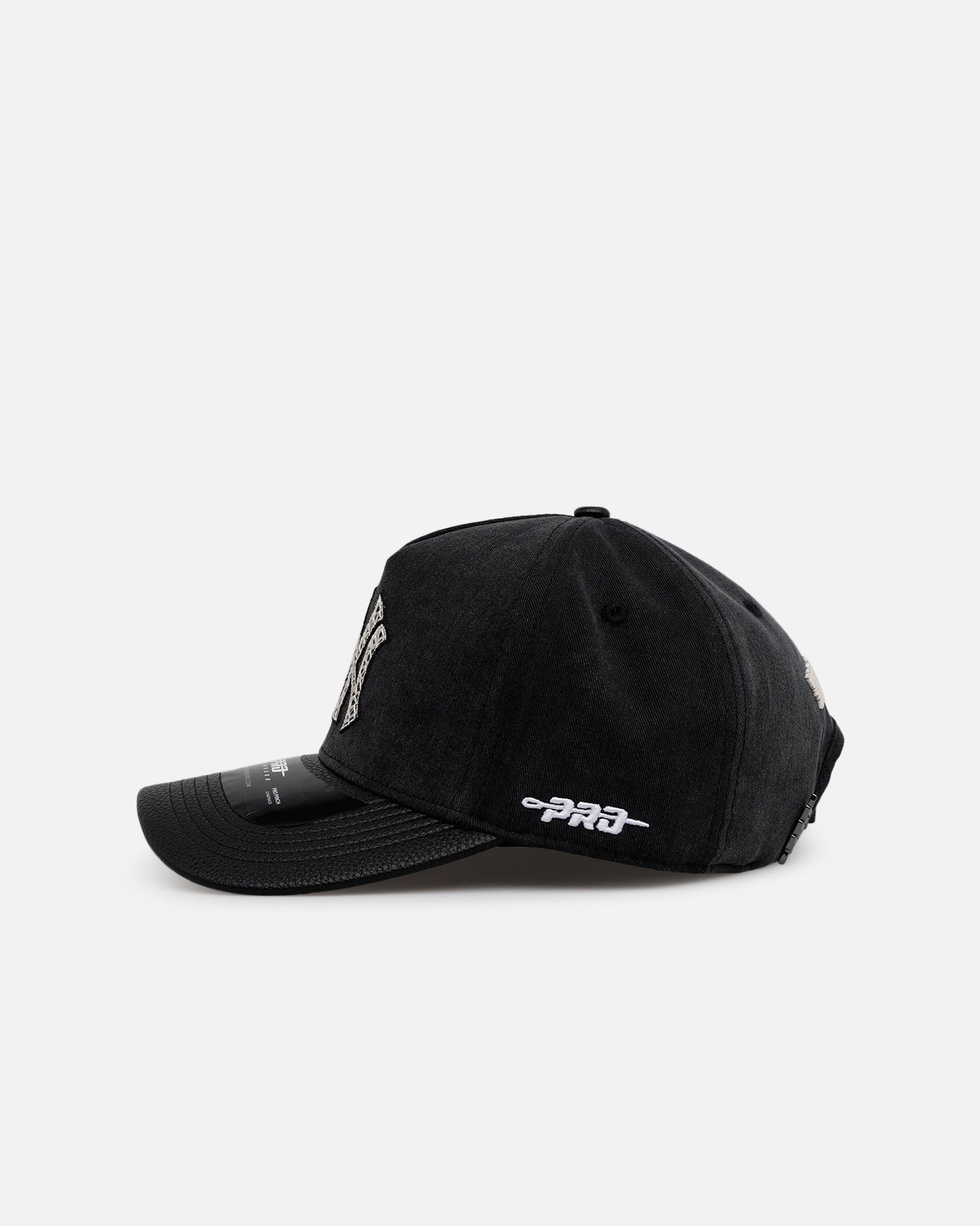 Pro Standard New York Yankees 'Yankees Raffia Applique' Strapback Black Acidwash