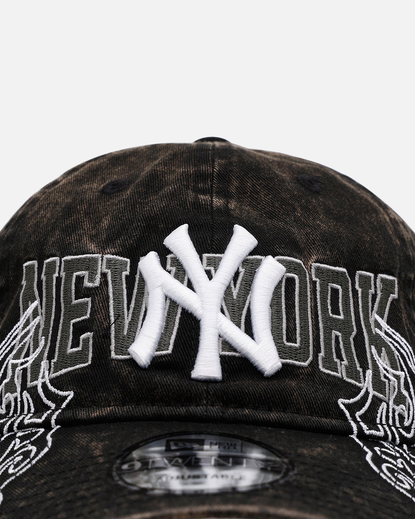 New Era New York Yankees 'Tribal' Classic Casual Strapback Washed Black