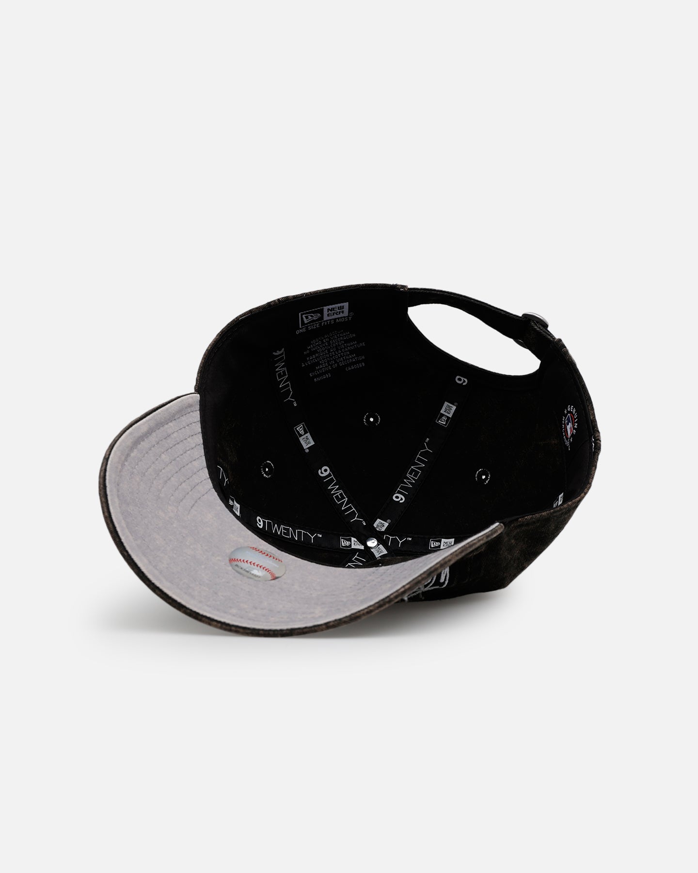 New Era New York Yankees 'Tribal' Classic Casual Strapback Washed Black
