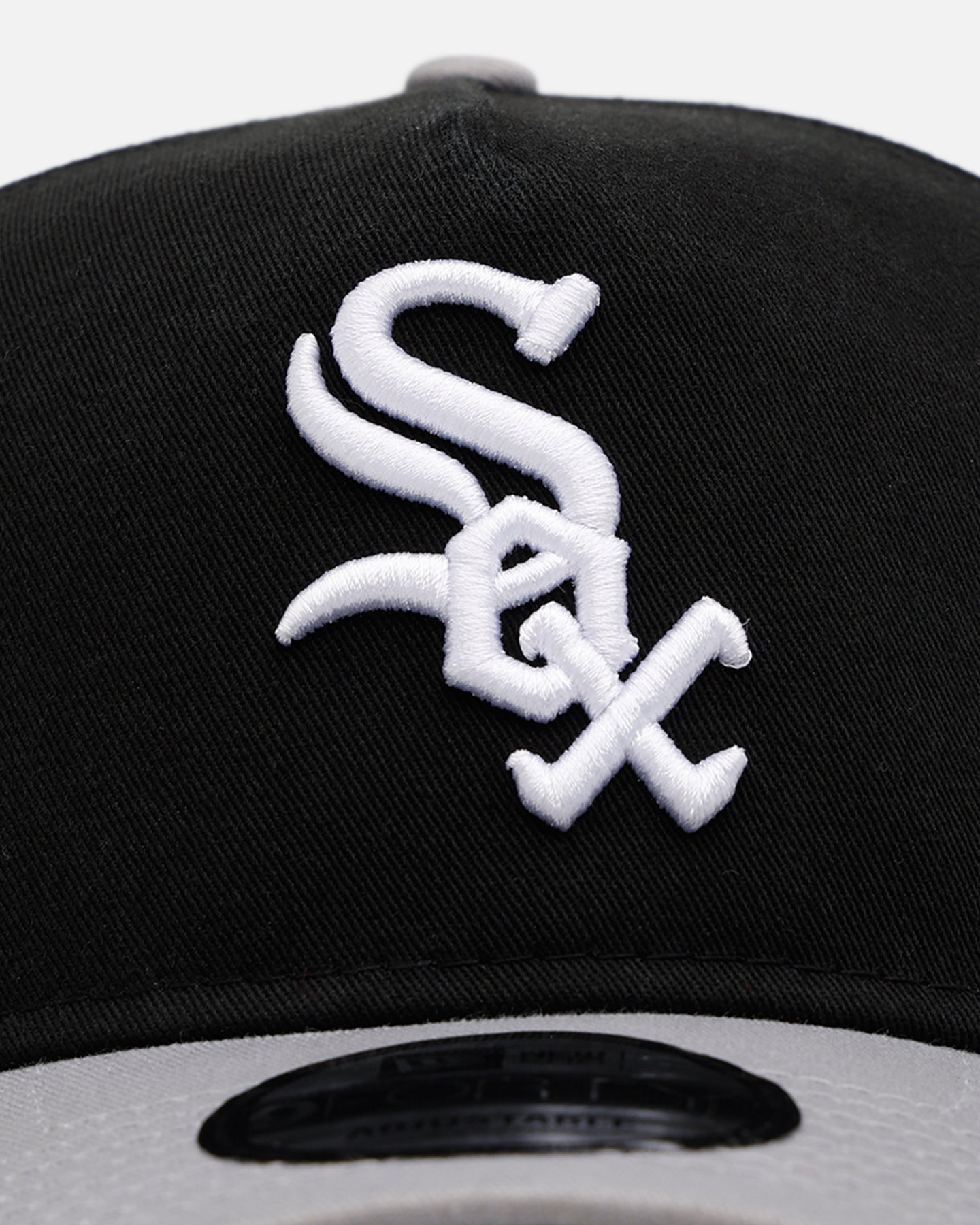 New Era Chicago White Sox 'Pigment Dye Two Tone' 9FORTY A-Frame Snapback Black/Official Team Color