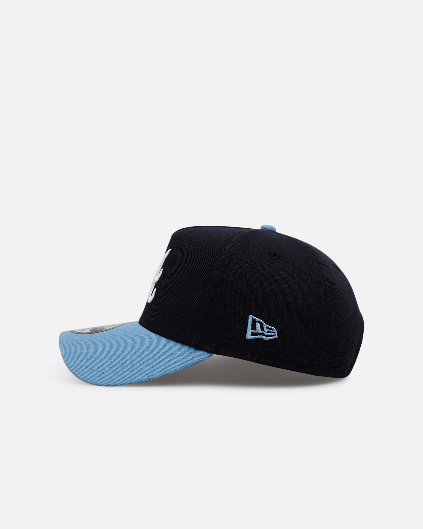 New Era Atlanta Braves 'Ocean' 9FORTY A-Frame Snapback Navy/Sky Blue