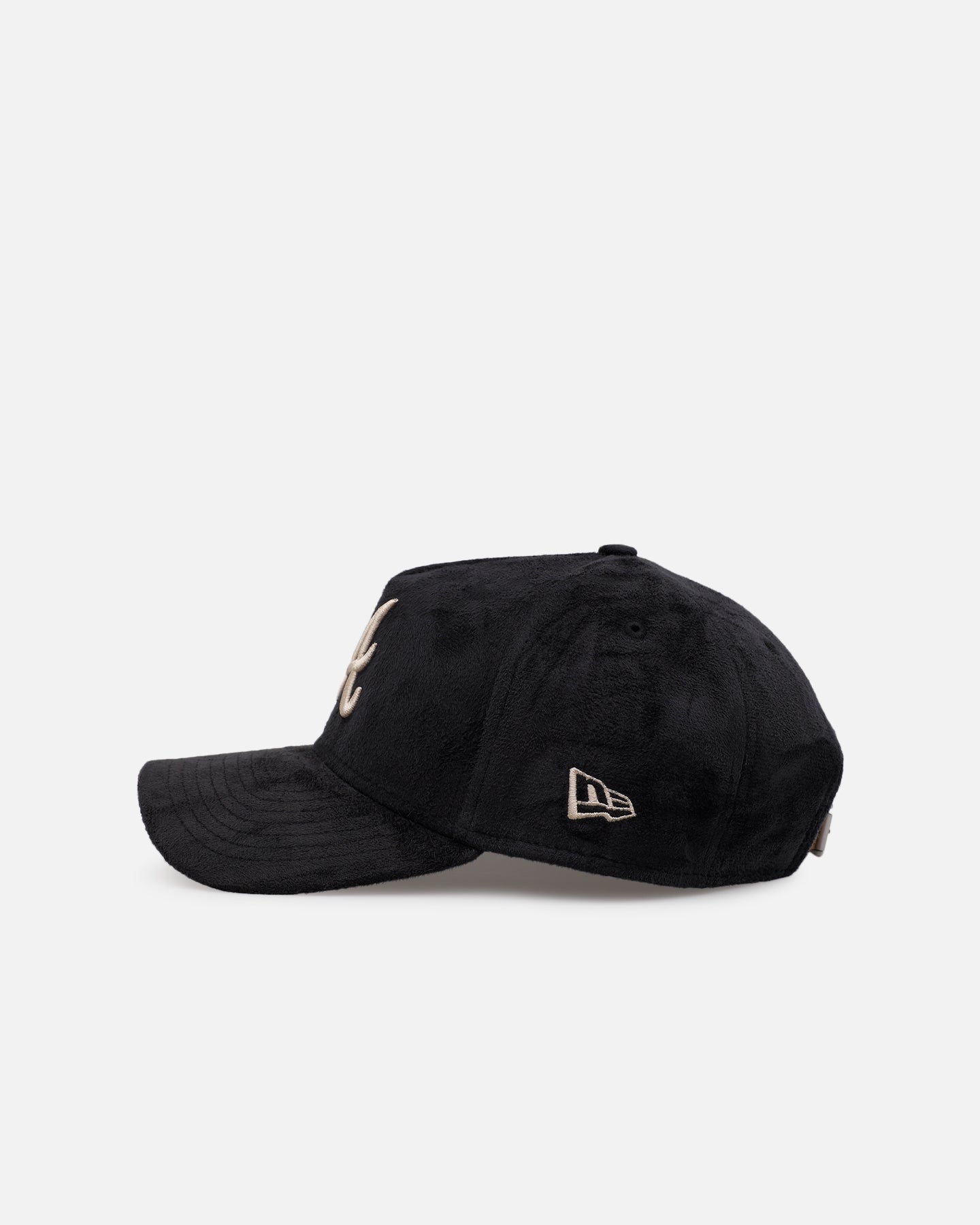 New Era Atlanta Braves 'Suede' 9FORTY A-Frame Strapback Black/Tan