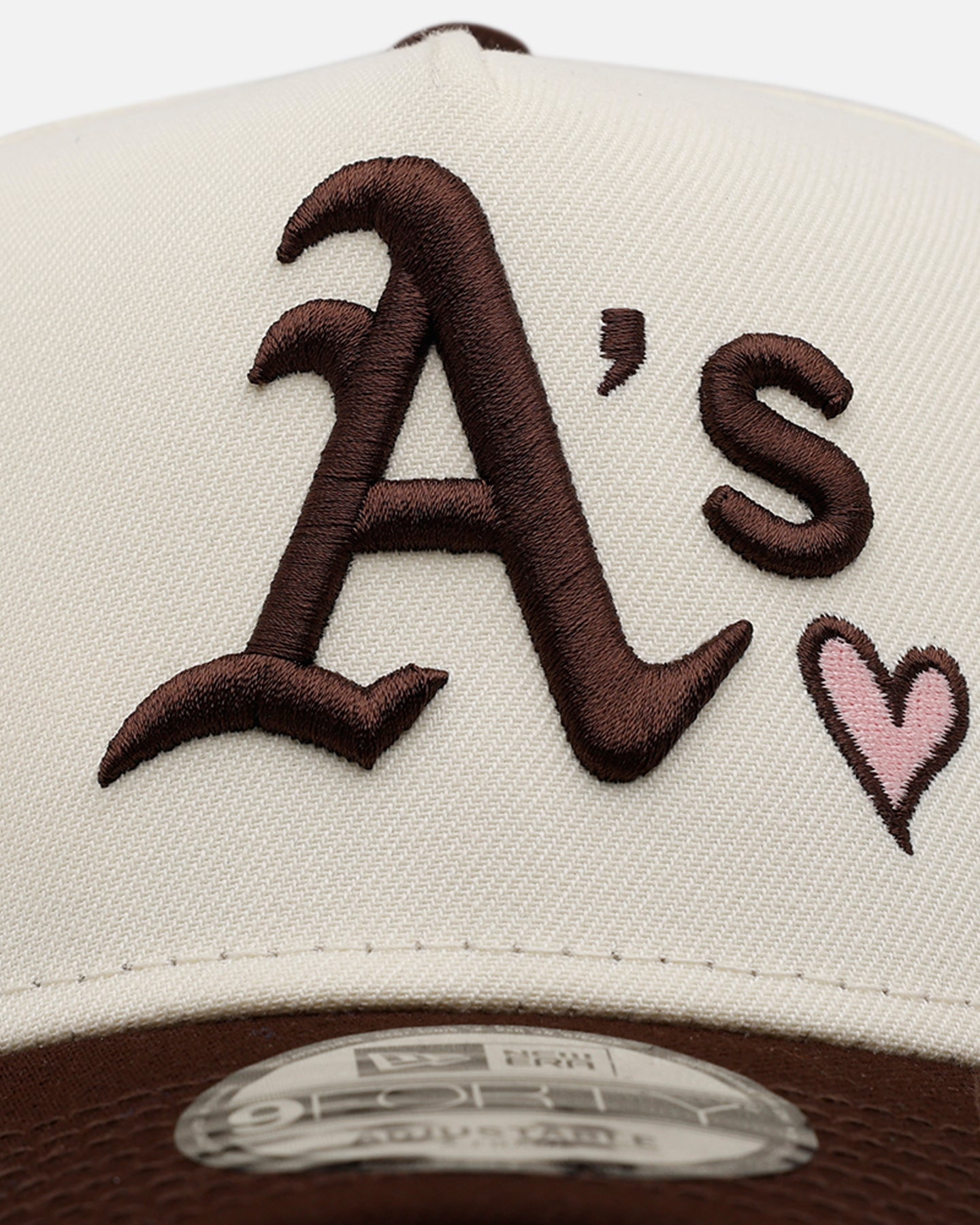 New Era Oakland Athletics 'Pink Satin Hearts Walnut' 9FORTY A-Frame Snapback Chrome/Walnut
