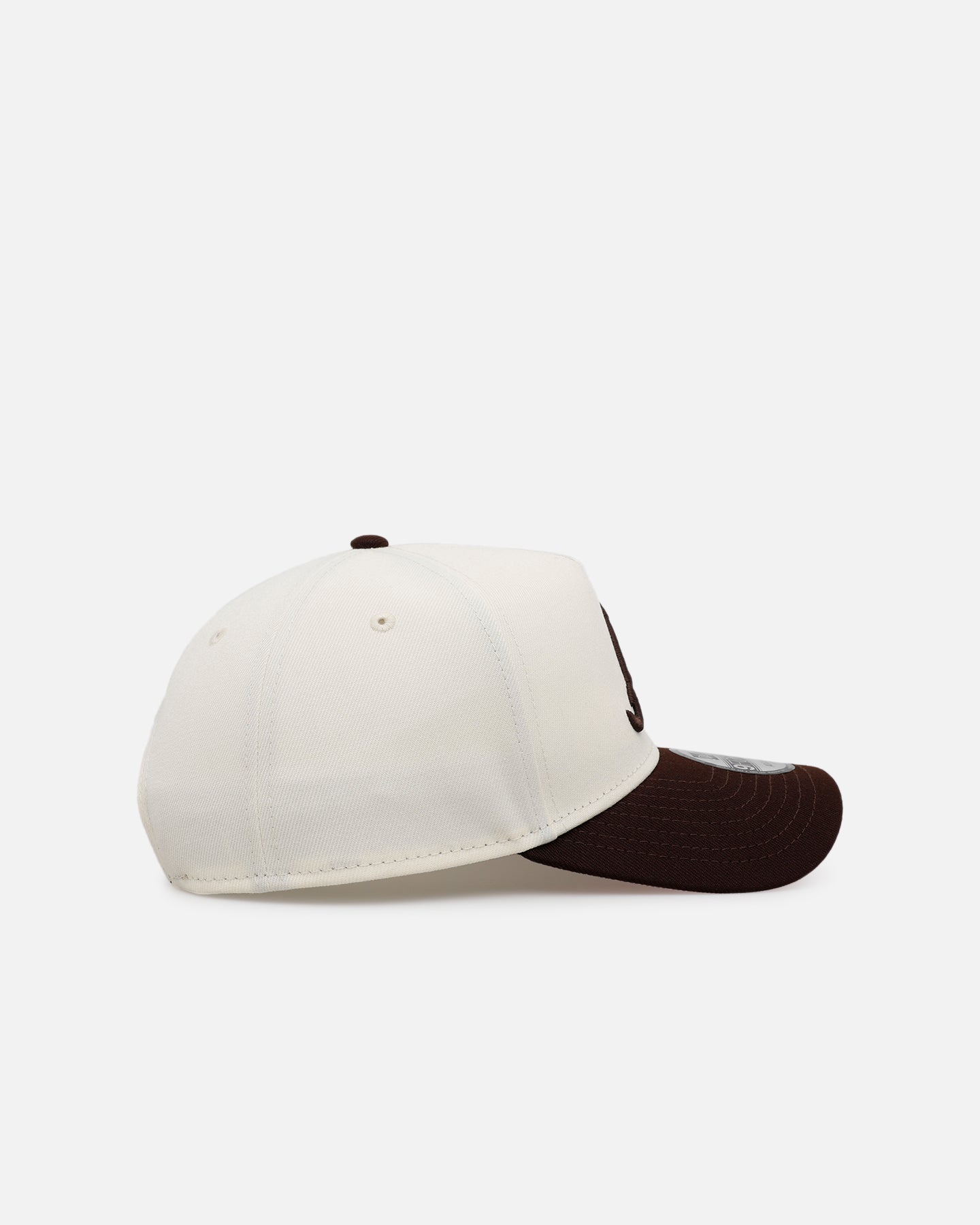 New Era Atlanta Braves 'Pink Satin Hearts Walnut' 9FORTY A-Frame Snapback Chrome/Walnut