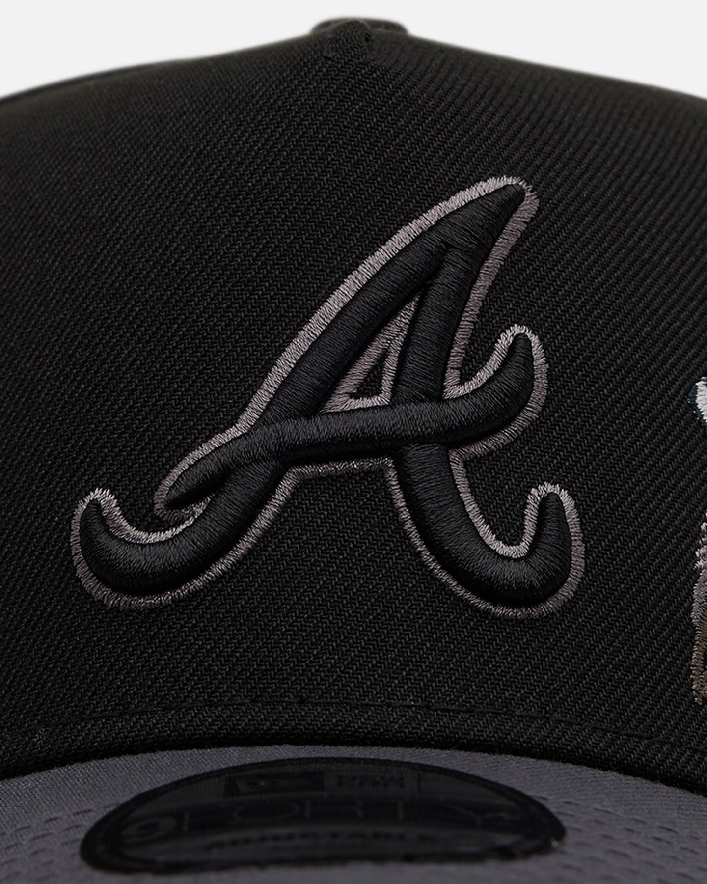 New Era Atlanta Braves 'Stealth Roses' 9FORTY A-Frame Snapback Black