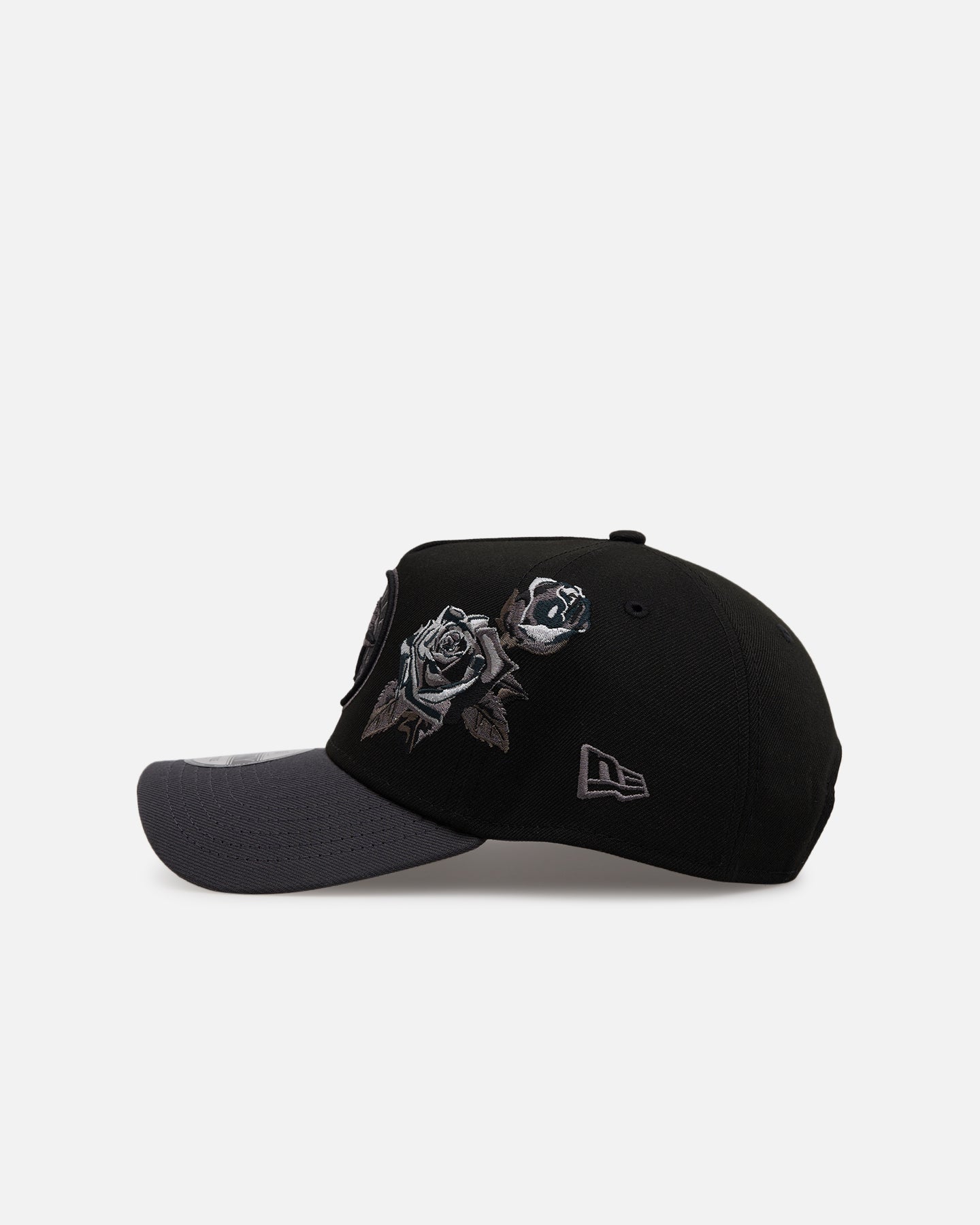 New Era Seattle Mariners 'Stealth Roses' 9FORTY A-Frame Snapback Black