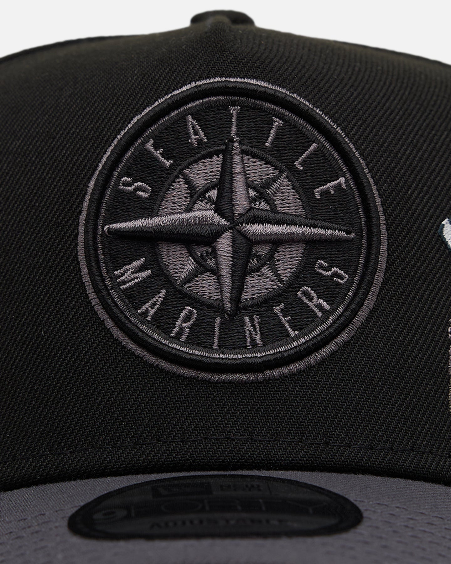 New Era Seattle Mariners 'Stealth Roses' 9FORTY A-Frame Snapback Black