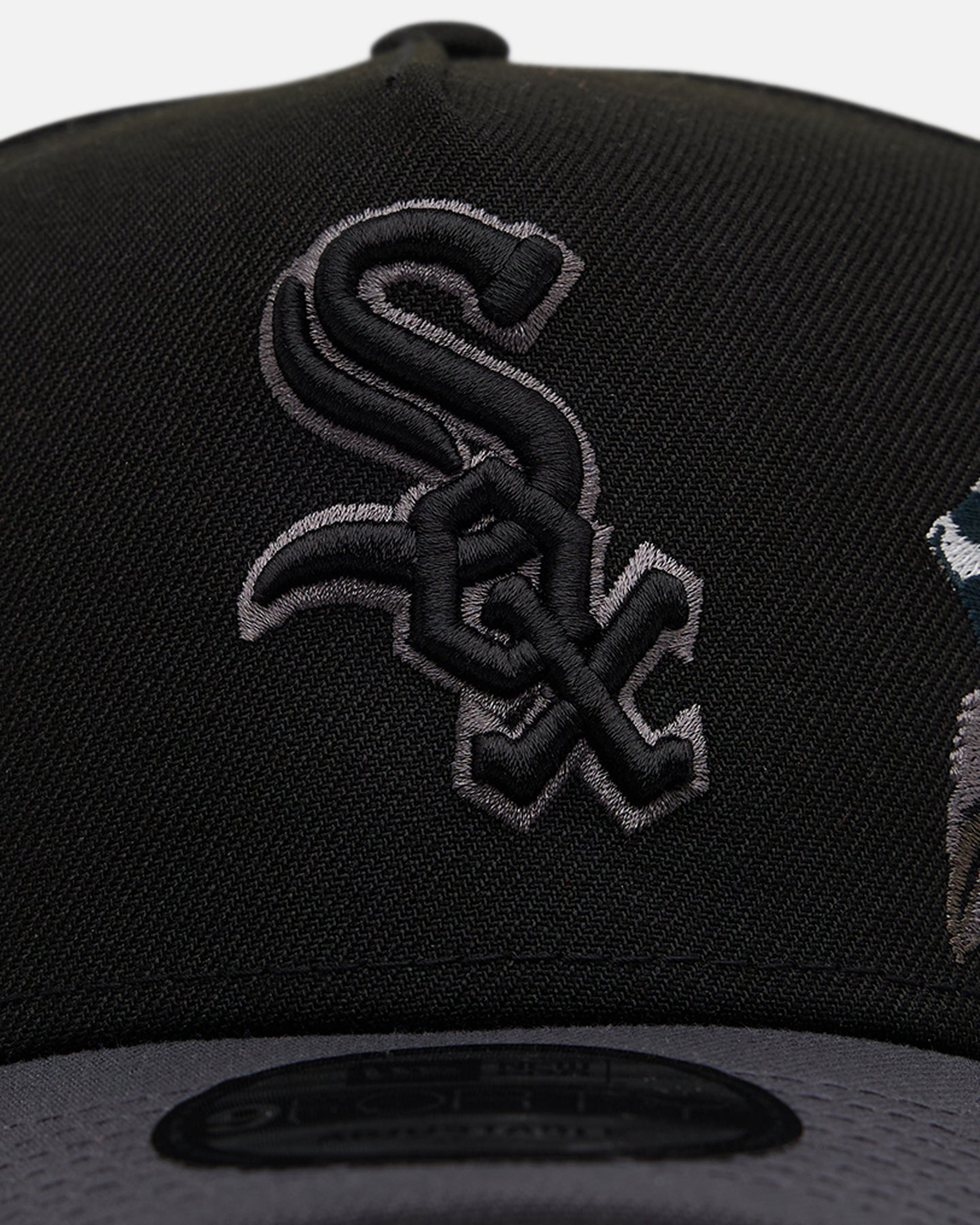 New Era Chicago White Sox 'Stealth Roses' 9FORTY A-Frame Snapback Black