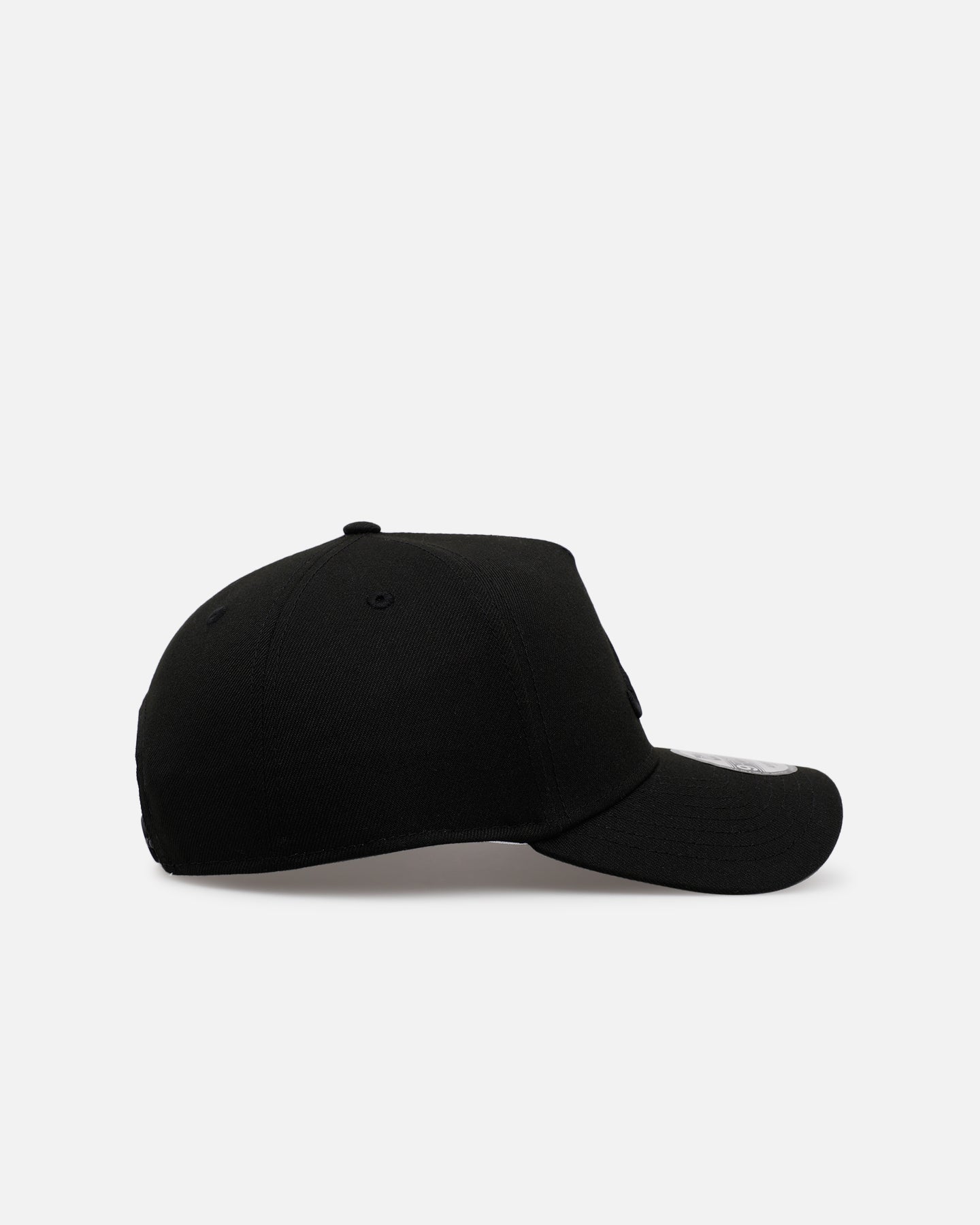 New Era Atlanta Braves 'Easy Black' 9FORTY A-Frame Snapback Black/Black