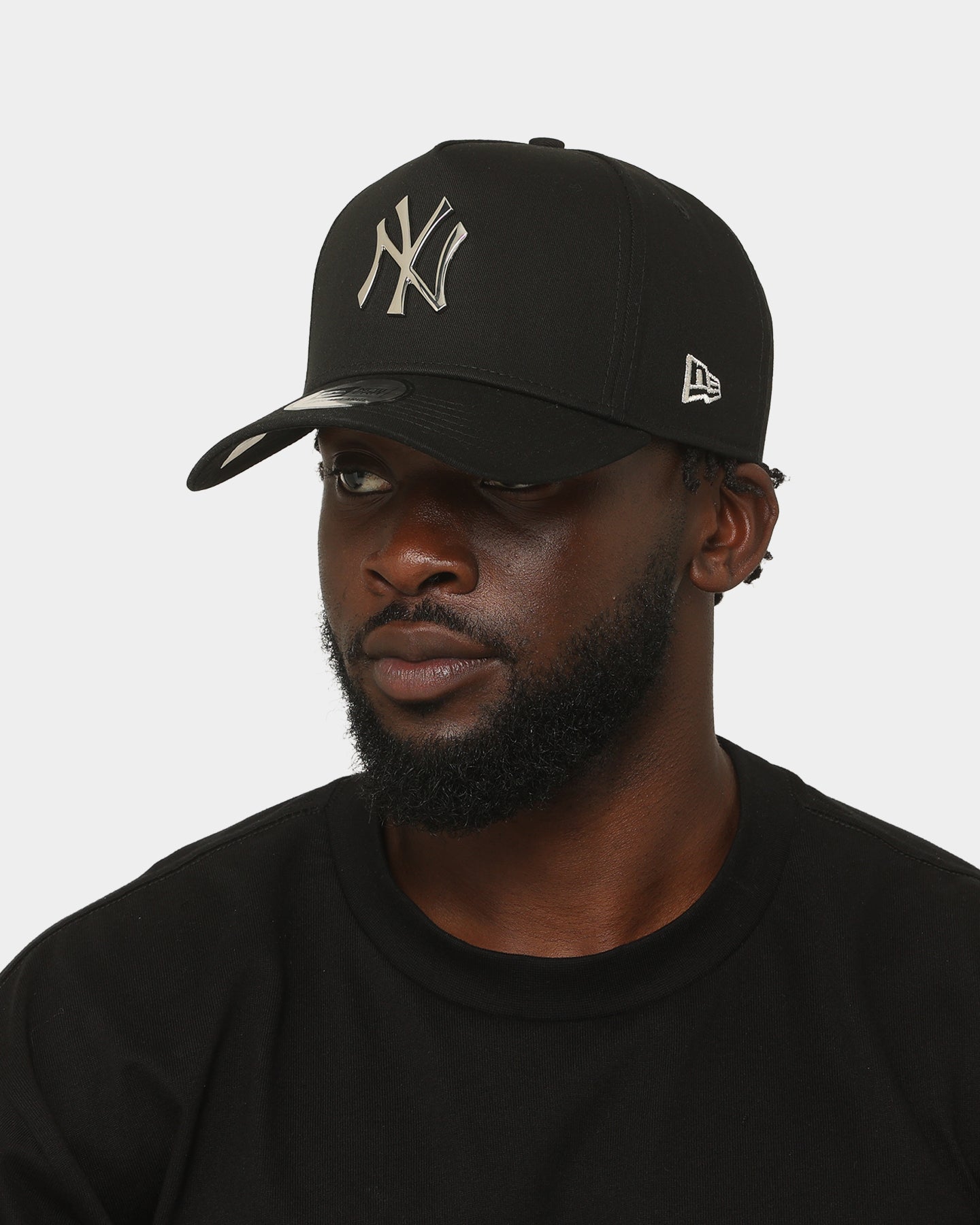 New Era New York Yankees 'Metal Badge' 9FORTY K-Frame Snapback Black/Silver