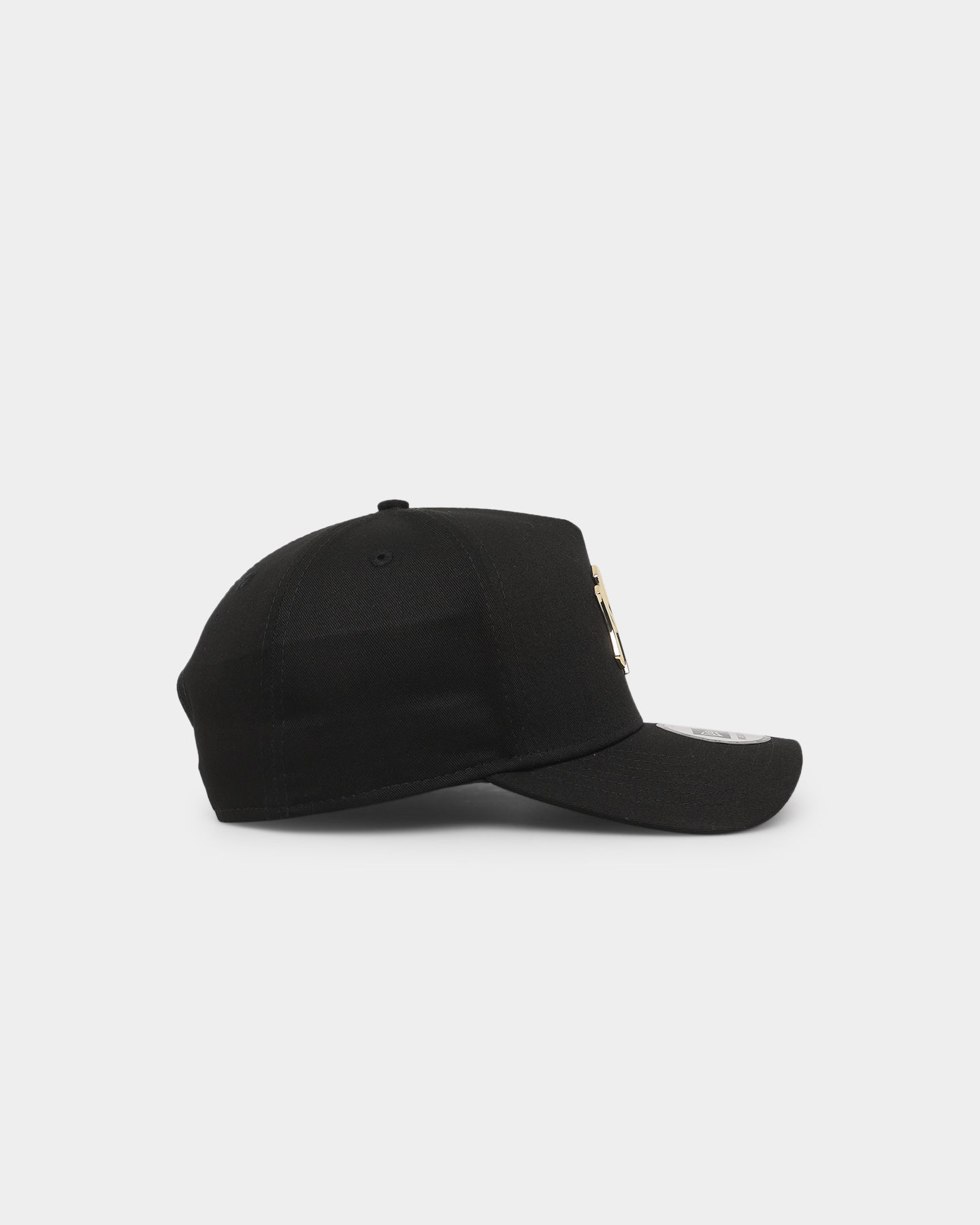 New Era New York Yankees 'Metal Badge' 9FORTY K-Frame Snapback Black/Gold Metallic