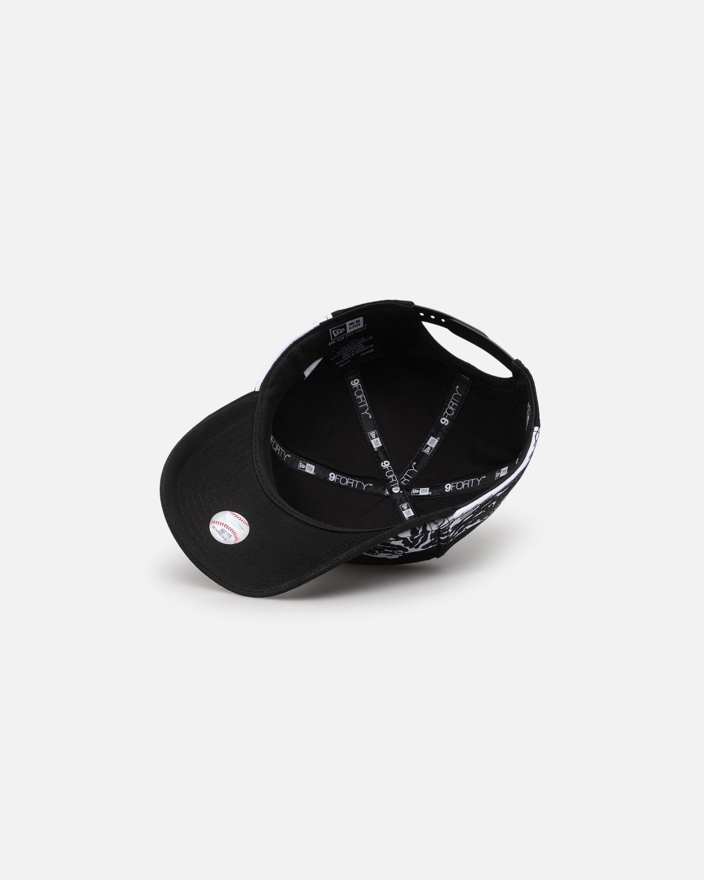 New Era Atlanta Braves "Wave" 9FORTY A-Frame Snapback Black/White