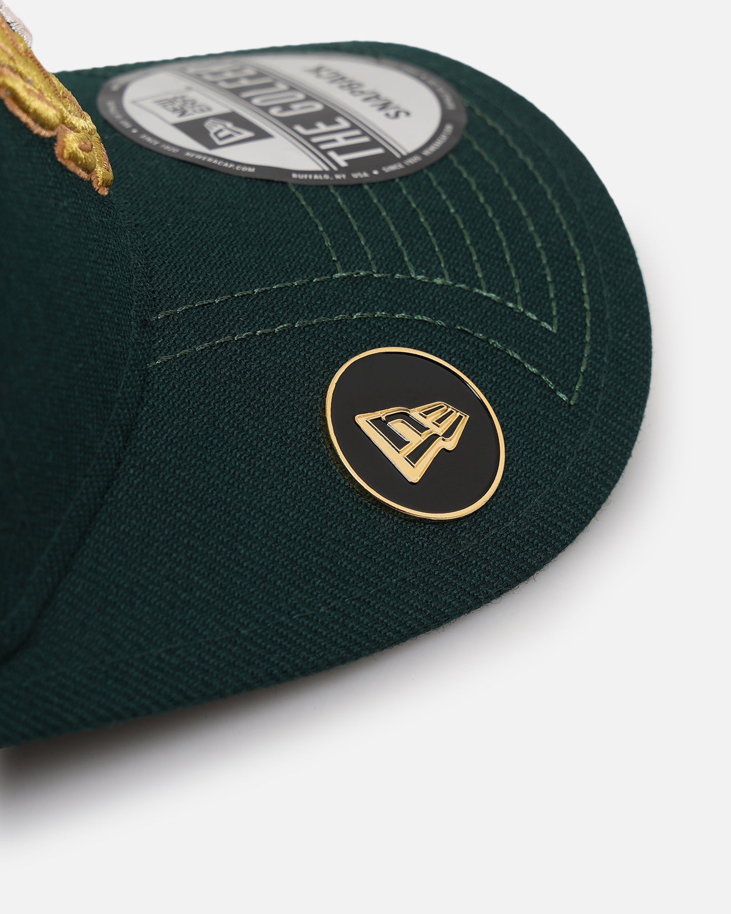 New Era New York Yankees 'Heritage Golf' Pre-Curved Golfer Snapback Cilantro Green