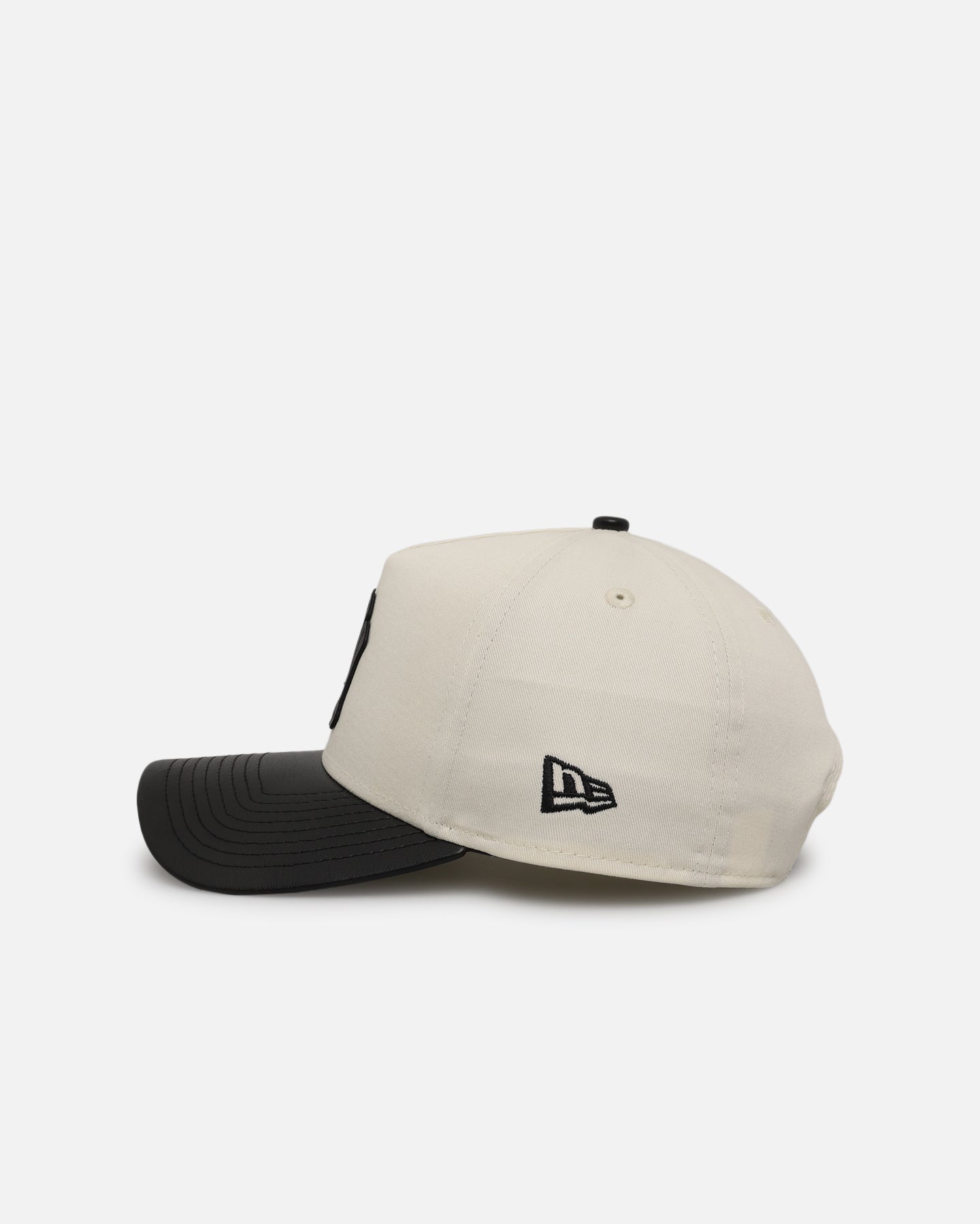 New Era New York Yankees 'Leather Visor' 9FORTY A-Frame Snapback Chrome White/Black