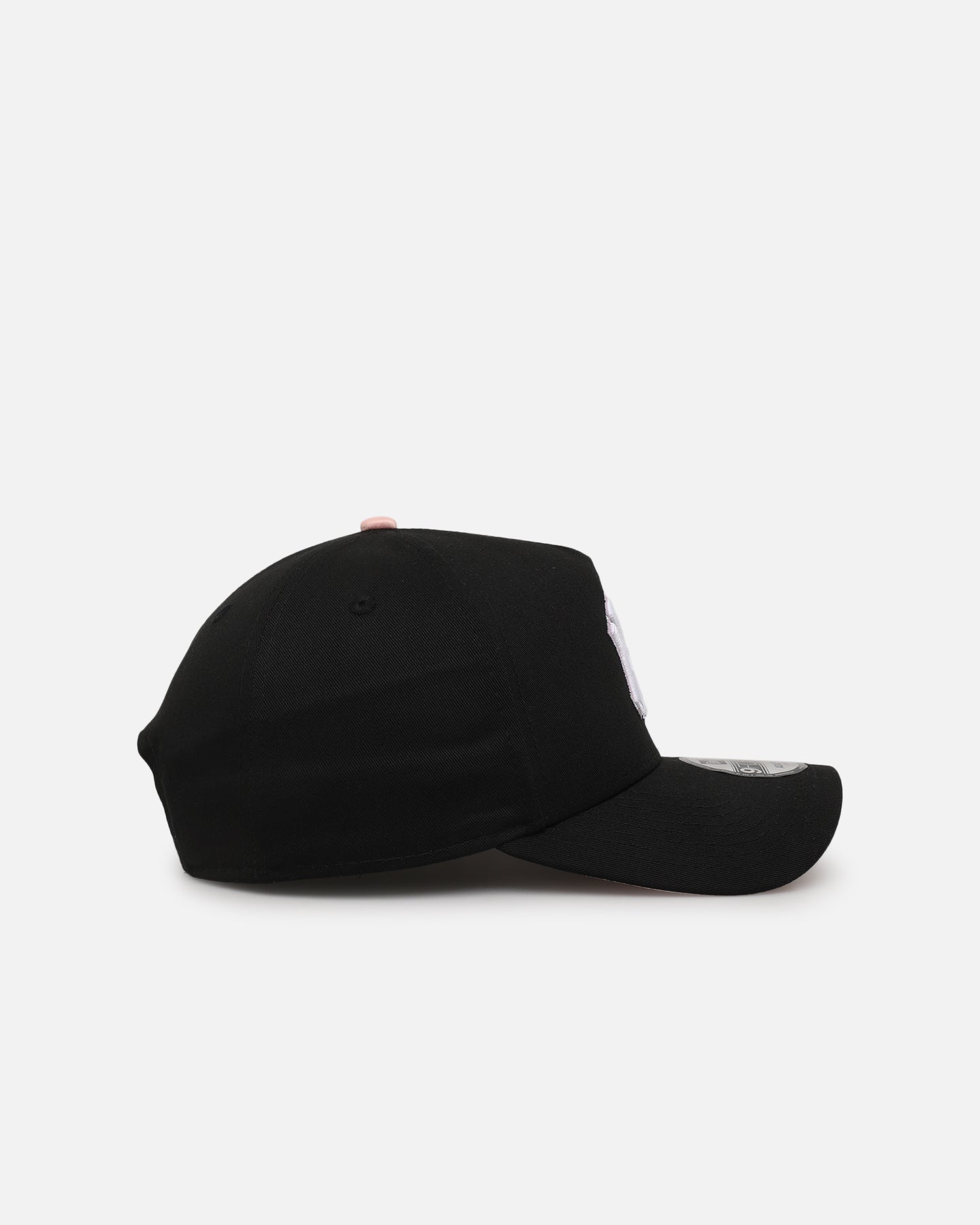 New Era New York Yankees 'Pink Satin Hearts 2.0' 9FORTY A-Frame Snapback Black/Pink