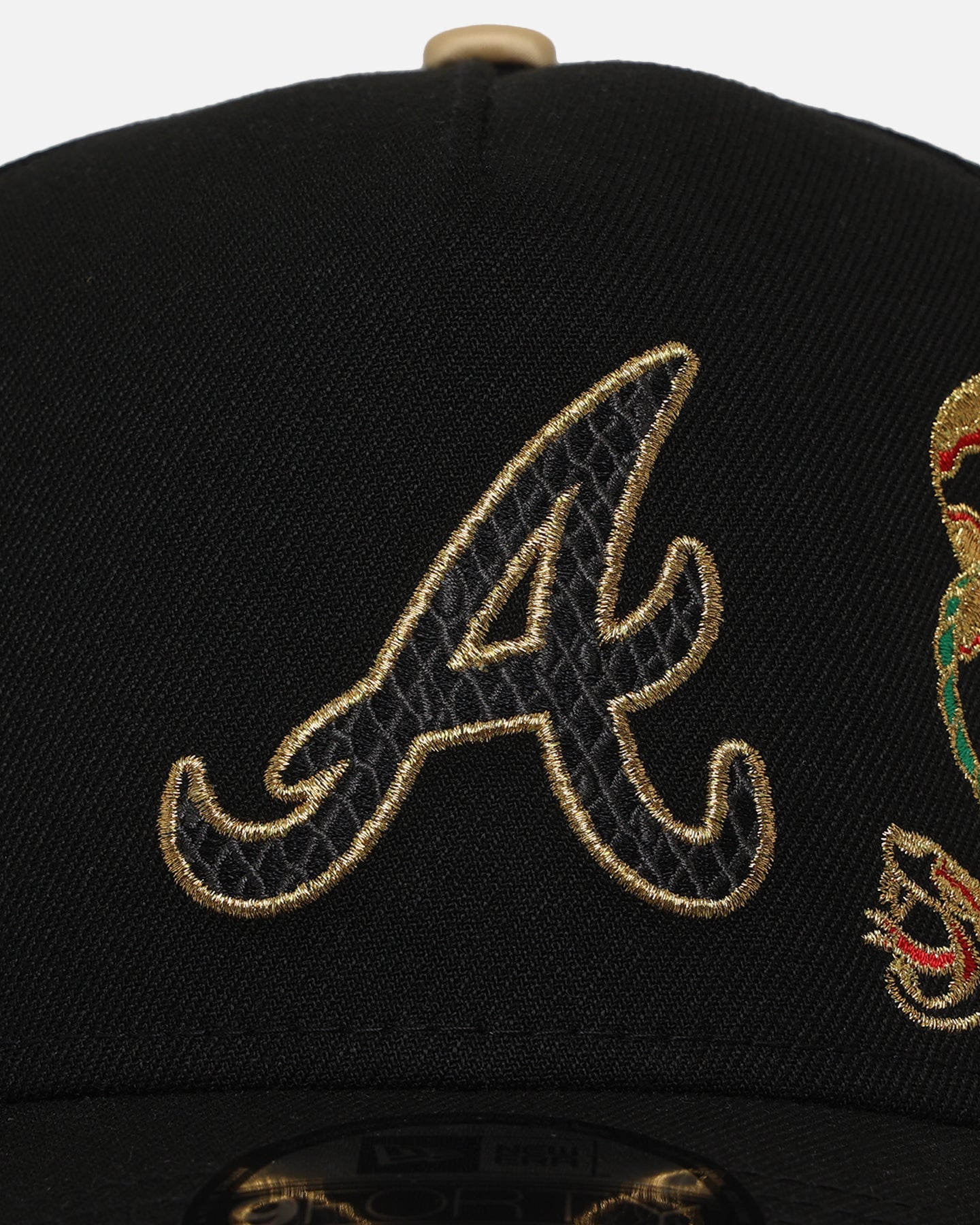 New Era Atlanta Braves 'Year Of The Snake' 9FORTY A-Frame Snapback Black/Gold